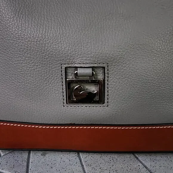 Dooney & Bourke Chelsea Pebble Grain Leather Shopper Tote Bag - Picture 4 of 10